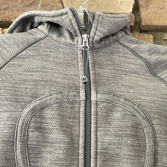 RARE LULULEMON Scuba Hoodie! - Picture 3 of 10